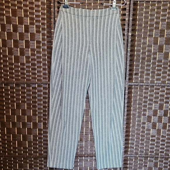 Emporio Armani Icon Black and White Striped Garment - Picture 1 of 5